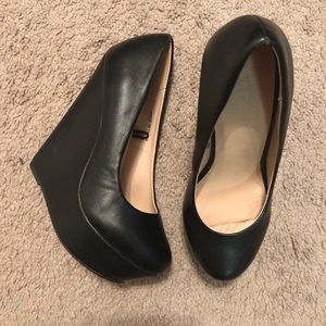 Forever XXI black platform wedge shoes